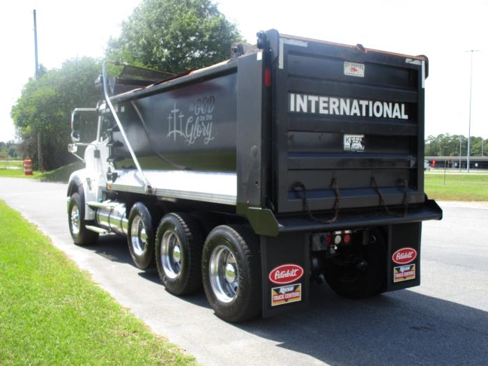 2020 International HX620-6