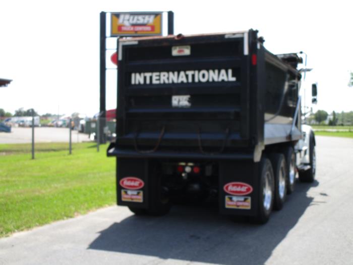 2020 International HX620-8