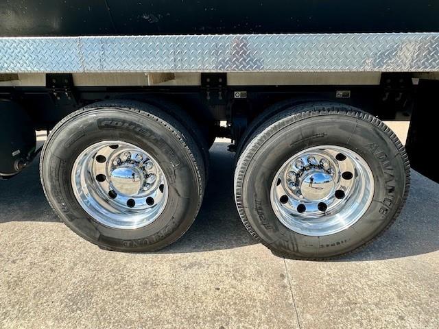 2024 Peterbilt 548-12