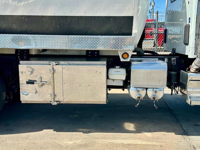 2024 Peterbilt 548-14