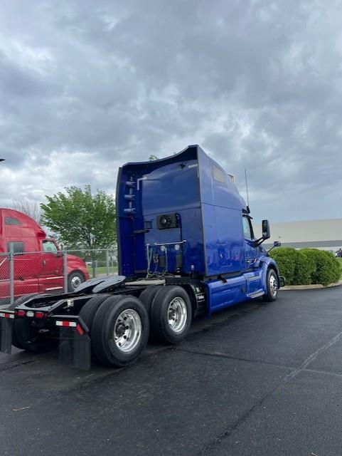 2022 Peterbilt 579-5