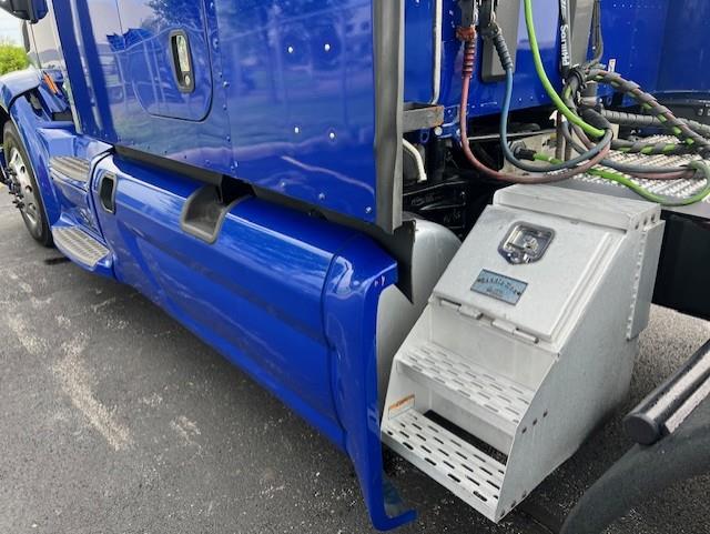 2022 Peterbilt 579-7
