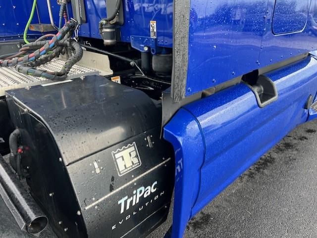 2022 Peterbilt 579-8