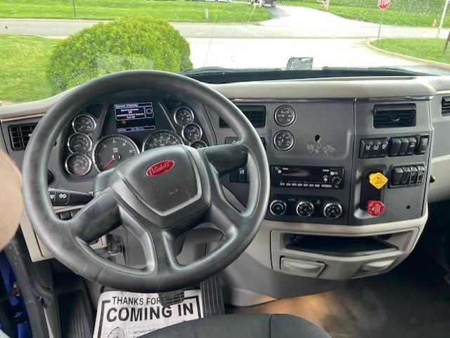 2022 Peterbilt 579-9