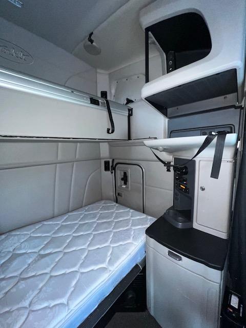 2022 Peterbilt 579-14