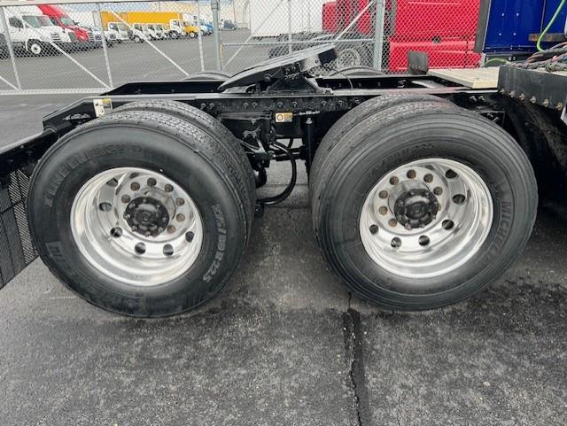2022 Peterbilt 579-17
