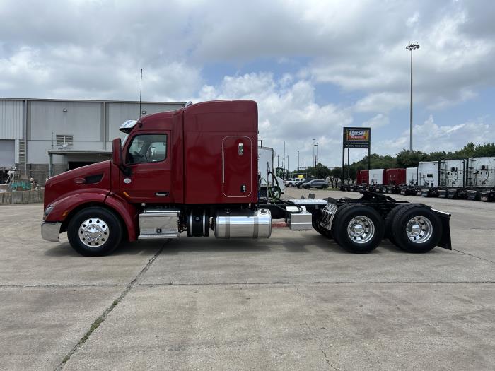 2020 Peterbilt 579-2