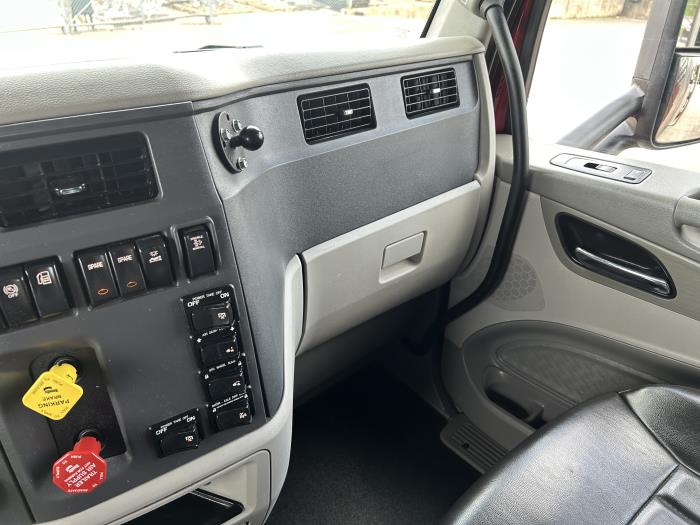 2019 Peterbilt 579-32