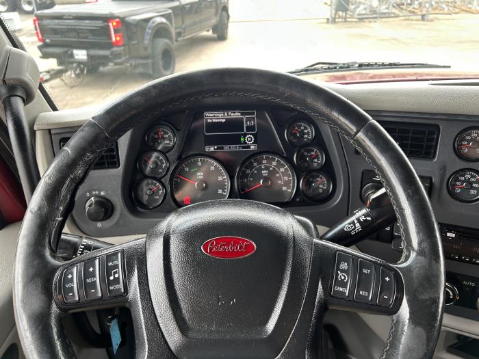 2019 Peterbilt 579-34