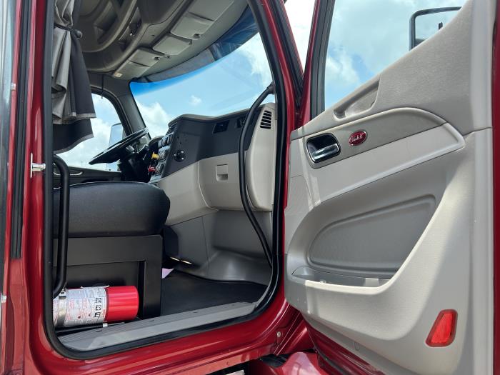 2020 Peterbilt 579-23