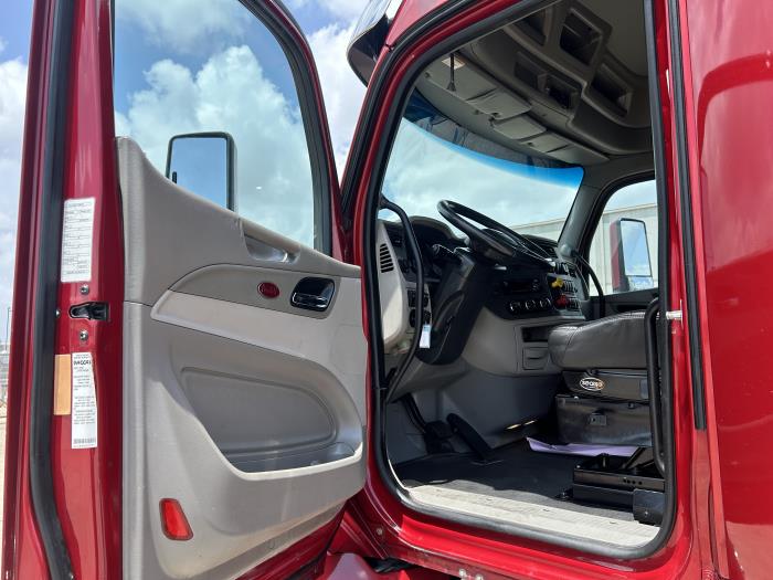 2020 Peterbilt 579-25