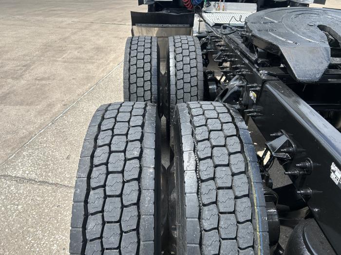2020 Peterbilt 579-12