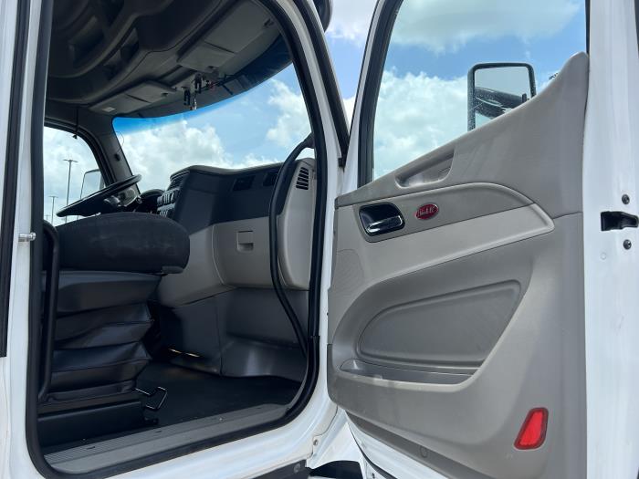2020 Peterbilt 579-22