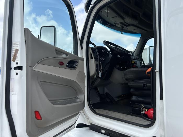 2020 Peterbilt 579-24