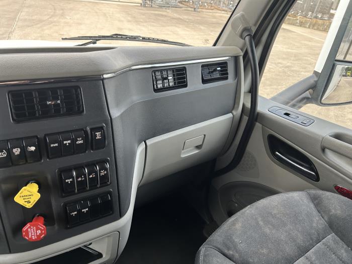 2020 Peterbilt 579-34