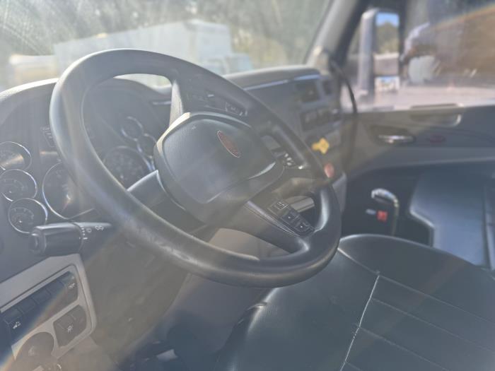 2020 Peterbilt 567-10