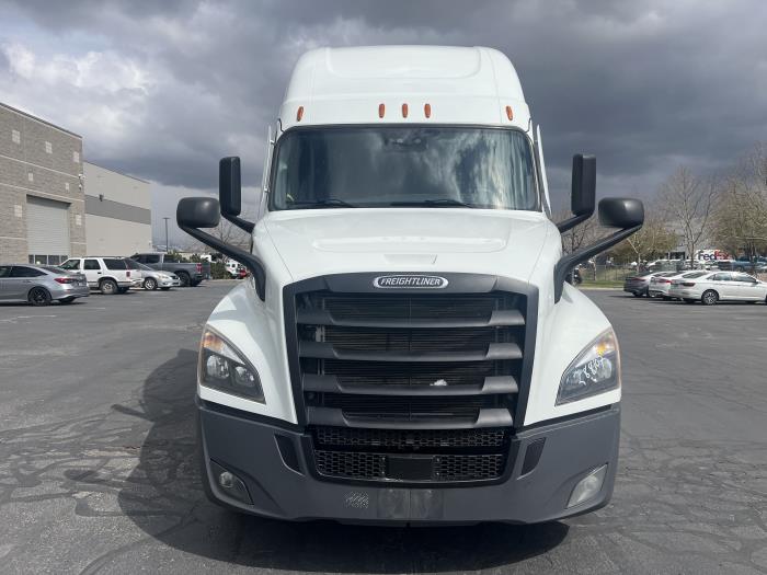 2021 Freightliner Cascadia-2