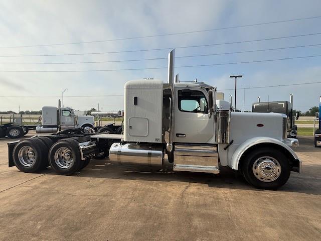 2026 Peterbilt 589-5