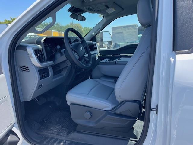 2024 Ford F-550-13