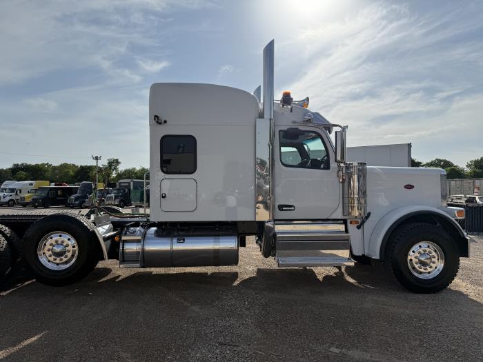 2026 Peterbilt 589-10