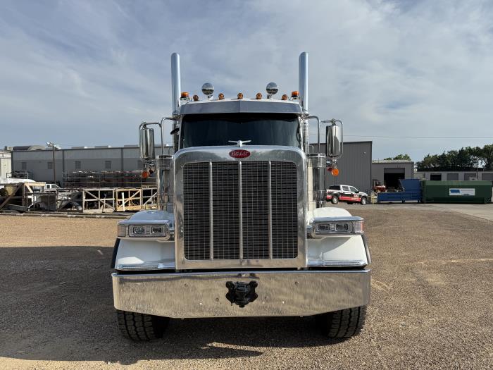 2026 Peterbilt 589-12