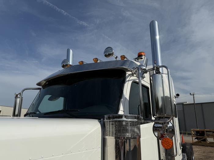 2026 Peterbilt 589-13