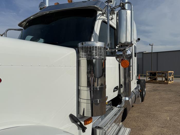 2026 Peterbilt 589-14