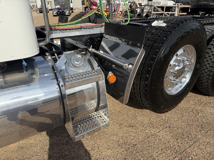 2026 Peterbilt 589-21