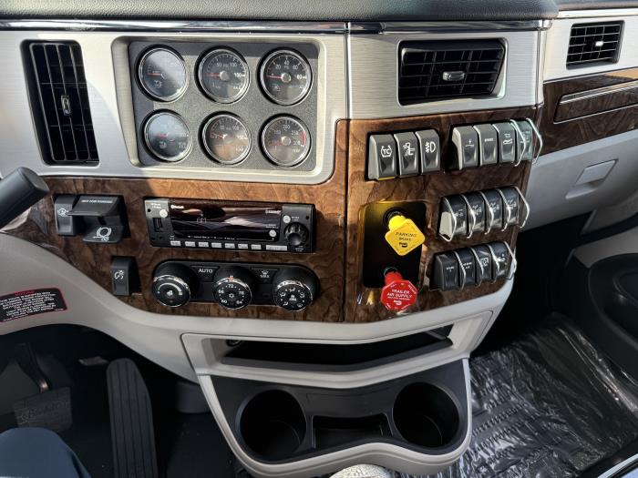 2026 Peterbilt 589-35