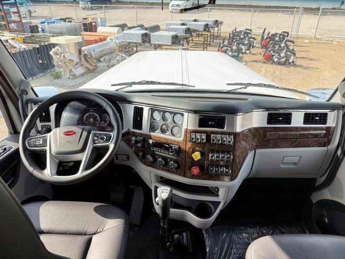 2026 Peterbilt 589-58