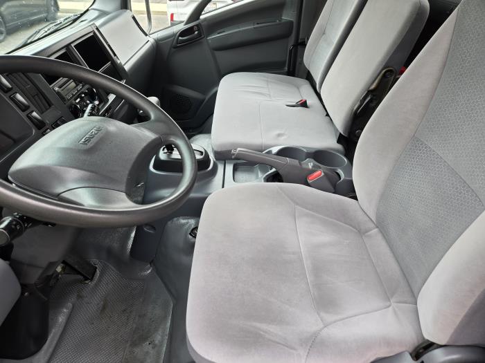 2020 Isuzu NPR-XD-4