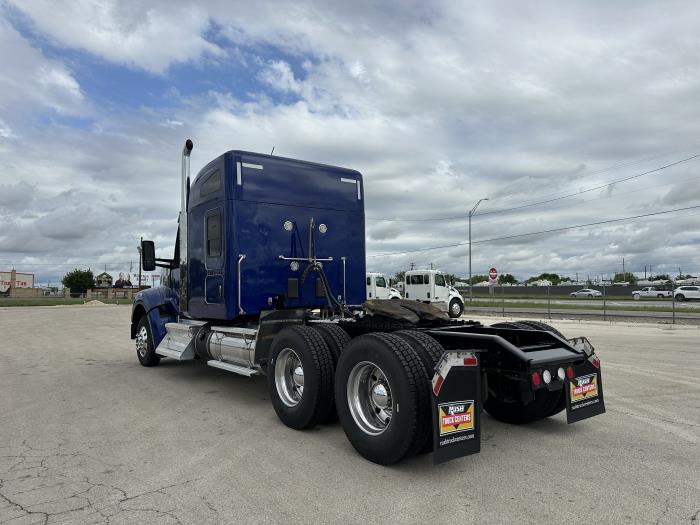 2022 Kenworth W990-5