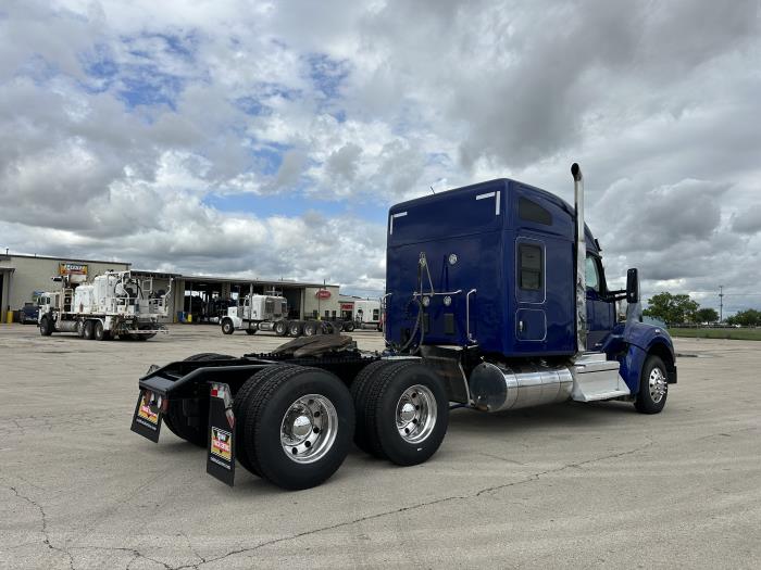 2022 Kenworth W990-6