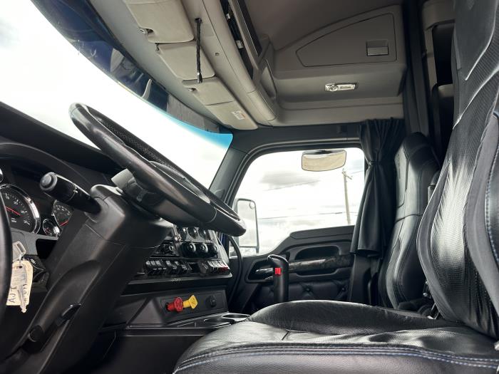 2022 Kenworth W990-8