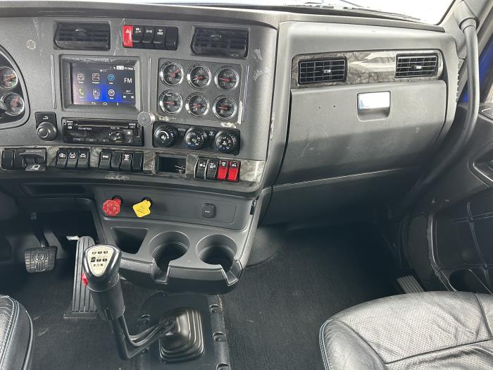 2022 Kenworth W990-9