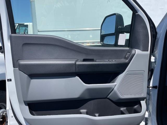 2025 Ford F-550-7