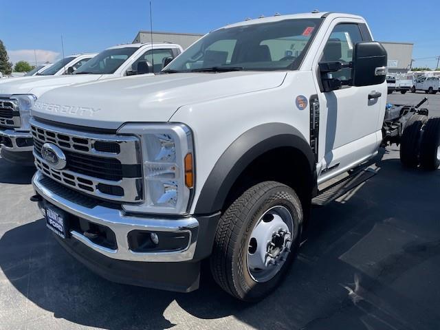 2025 Ford F-550-6
