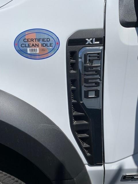 2025 Ford F-550-7