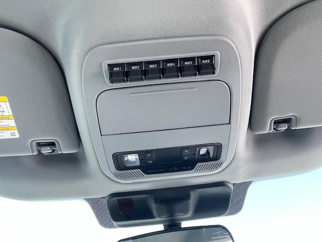 2025 Ford F-550-10