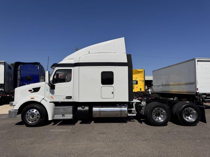 2022 Peterbilt 567-2