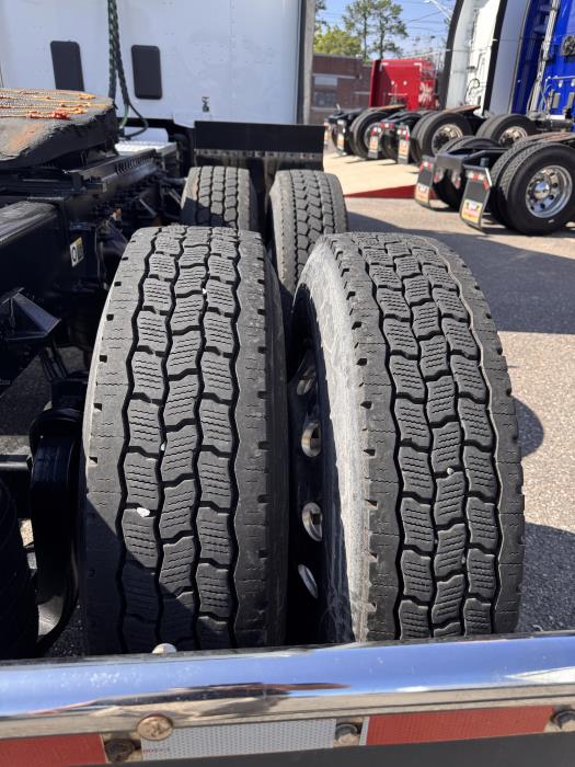 2022 Peterbilt 567-27