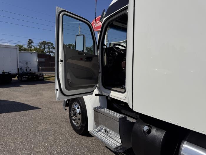 2022 Peterbilt 567-9