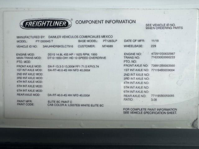 2019 Freightliner Cascadia-8