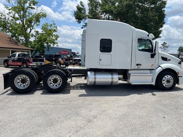 2021 Peterbilt 579-9