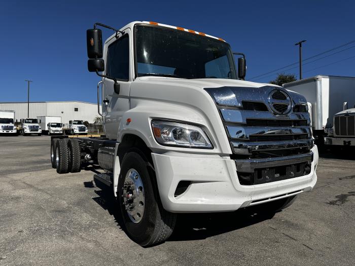 2025 Hino XL8-1