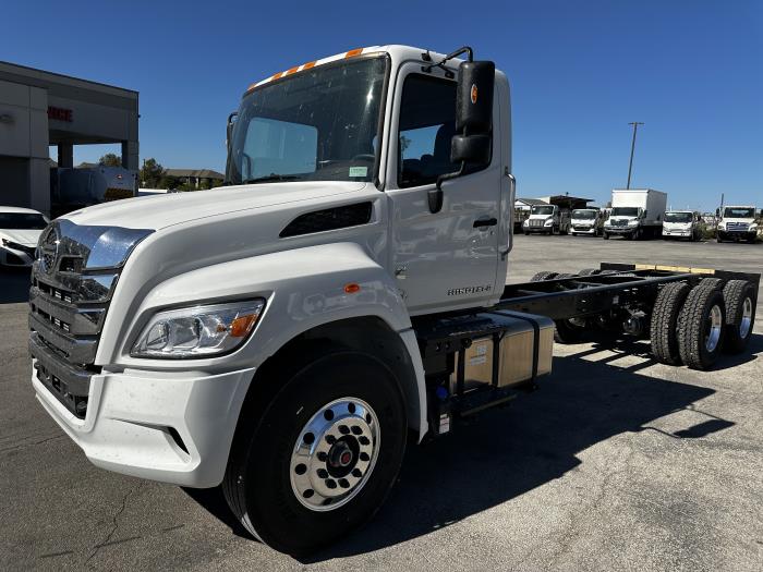2025 Hino XL8-3