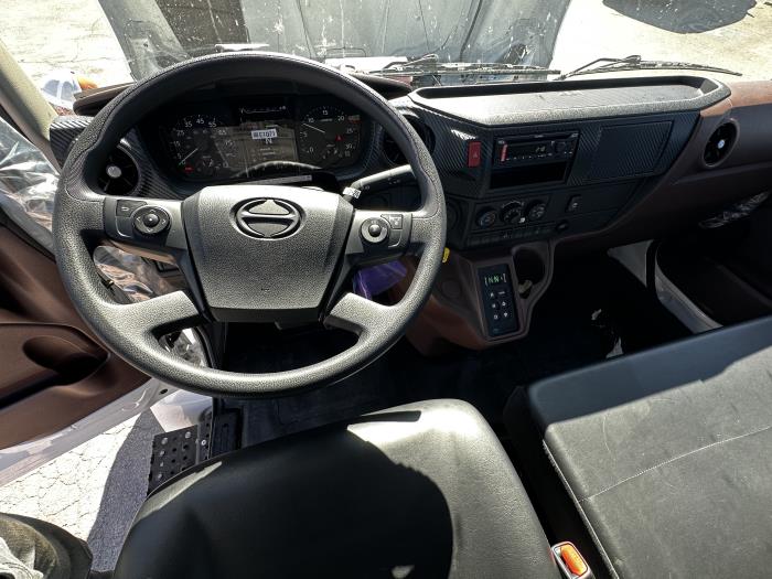 2025 Hino XL8-8