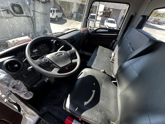 2025 Hino XL8-9