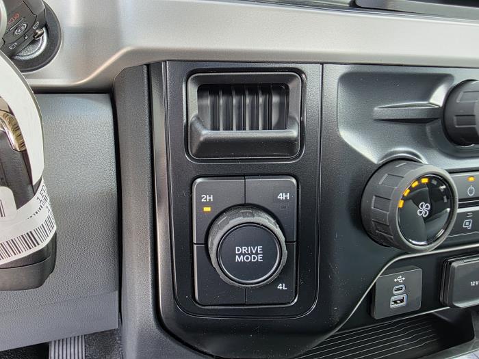 2025 Ford F-600-20