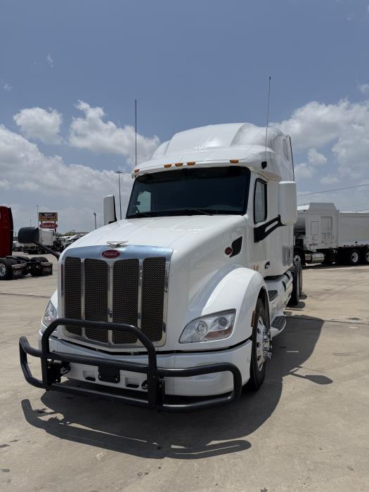2022 Peterbilt 579-1